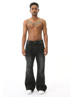 POINTES - Flared Basic Jeans