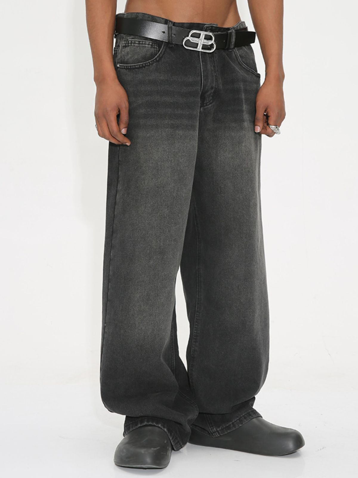 GRADIENT - Loose Basic Jeans