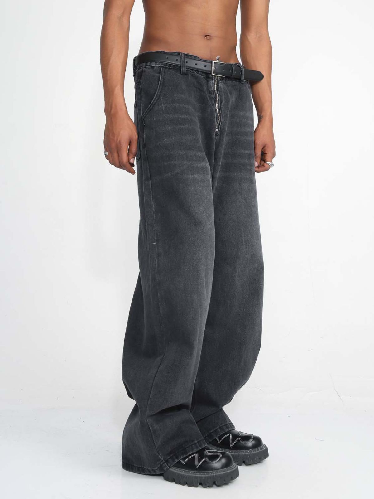 ZIPPIES - Loose Basic Jeans
