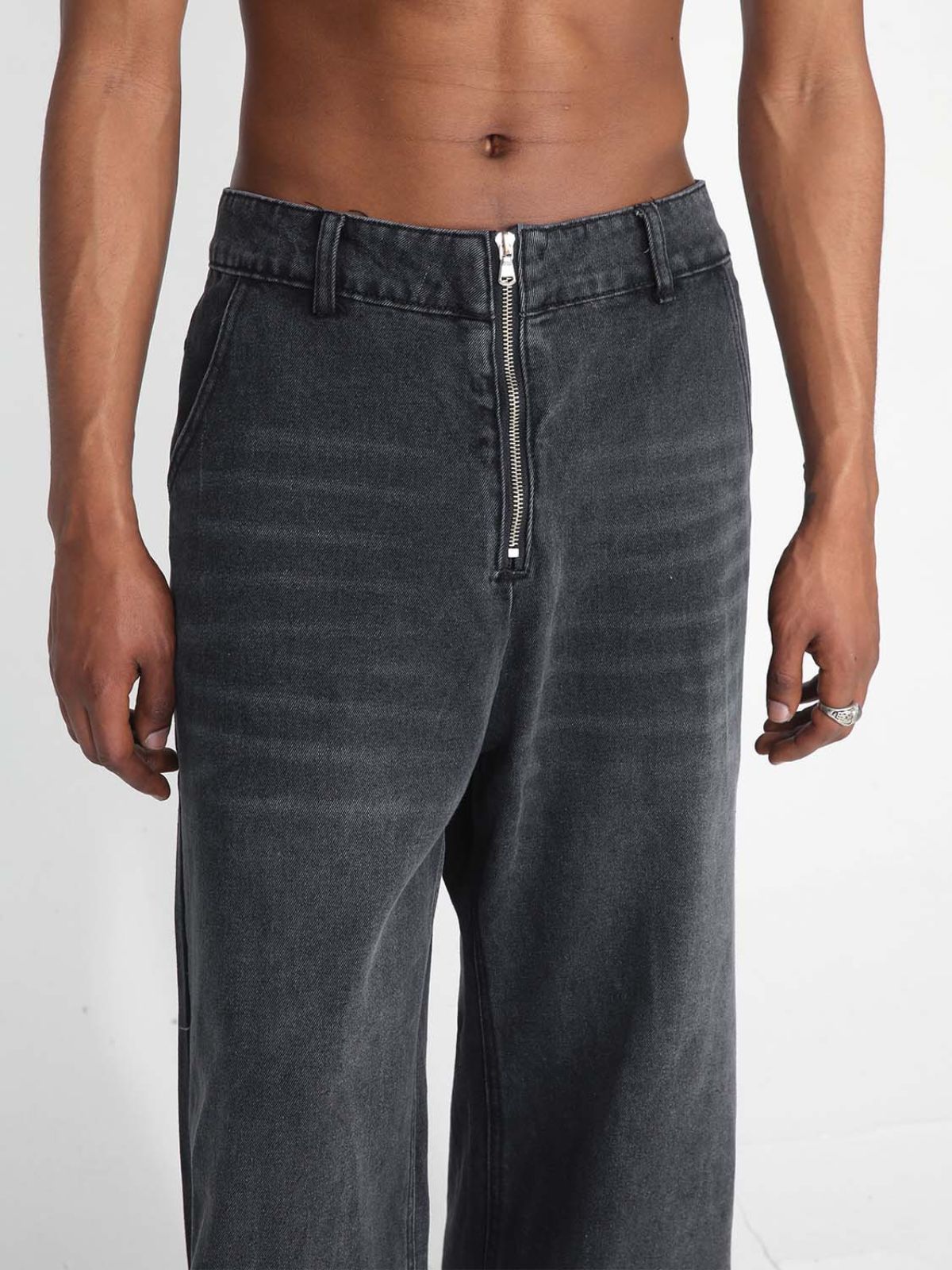 ZIPPIES - Loose Basic Jeans