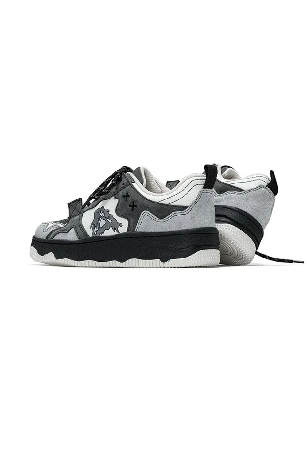 Dunkelcremiger Sneaker