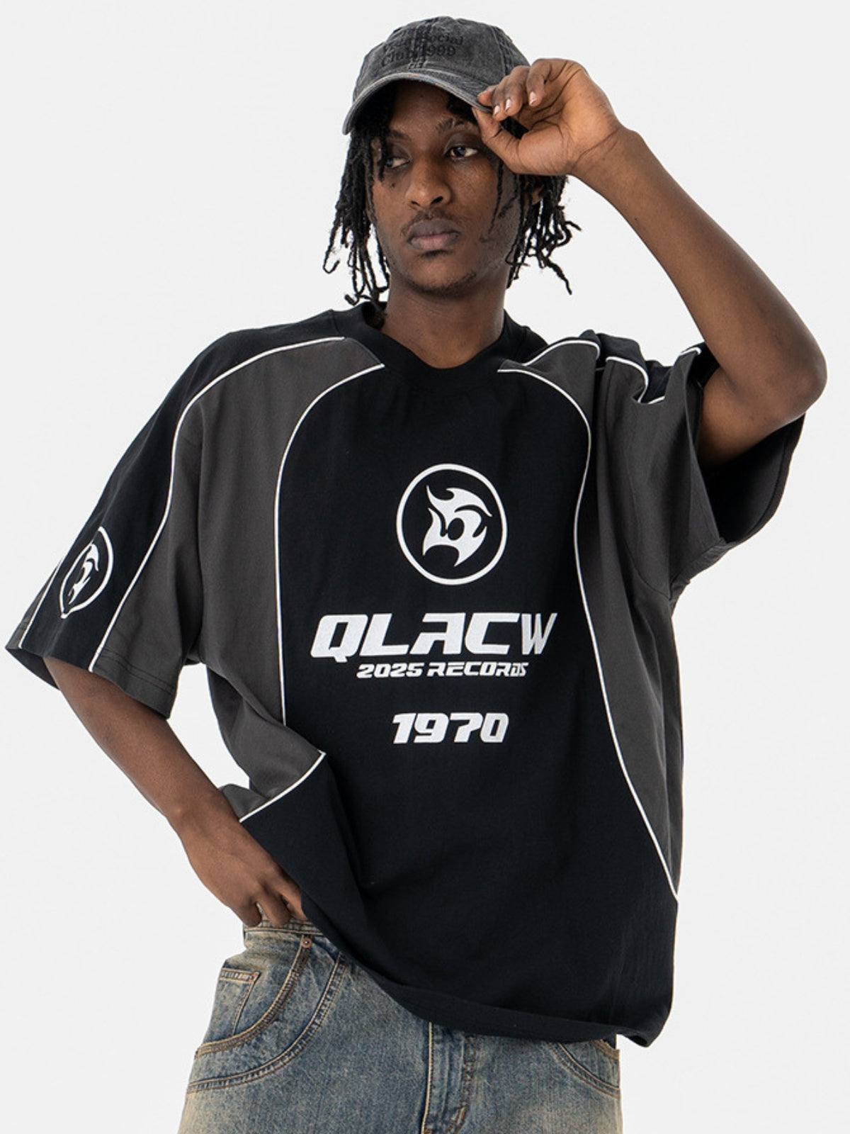 QLACW - Oversized Print T-Shirt