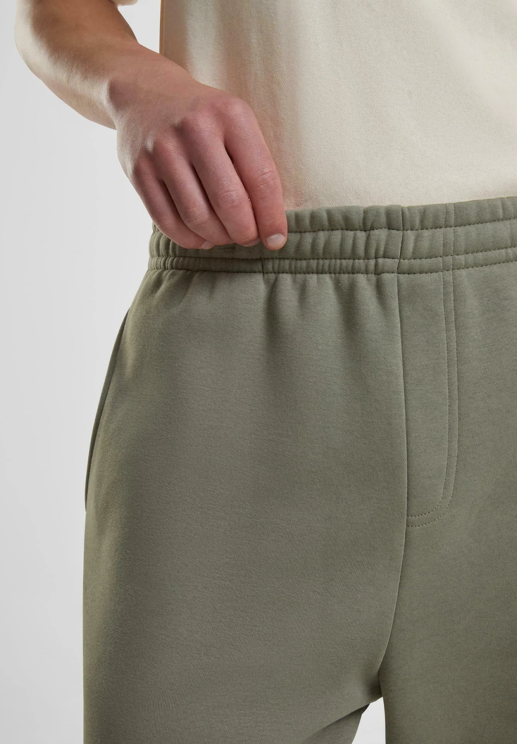 Mono Jogger Hose - blasses Olivgrün