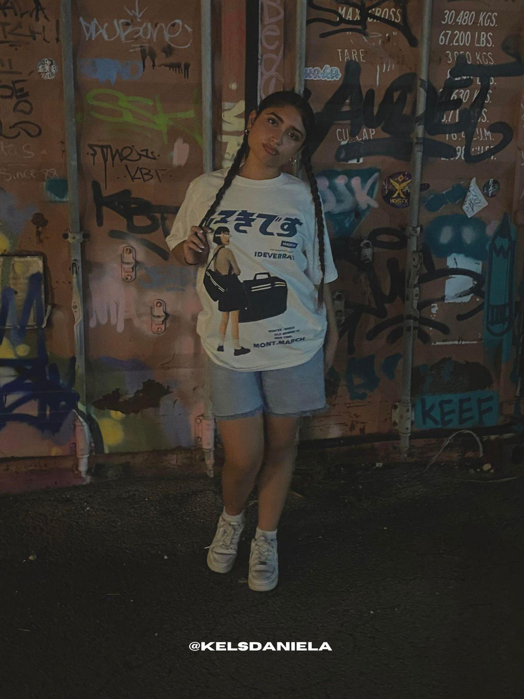 LOOK BACK - Oversized Print T-Shirt